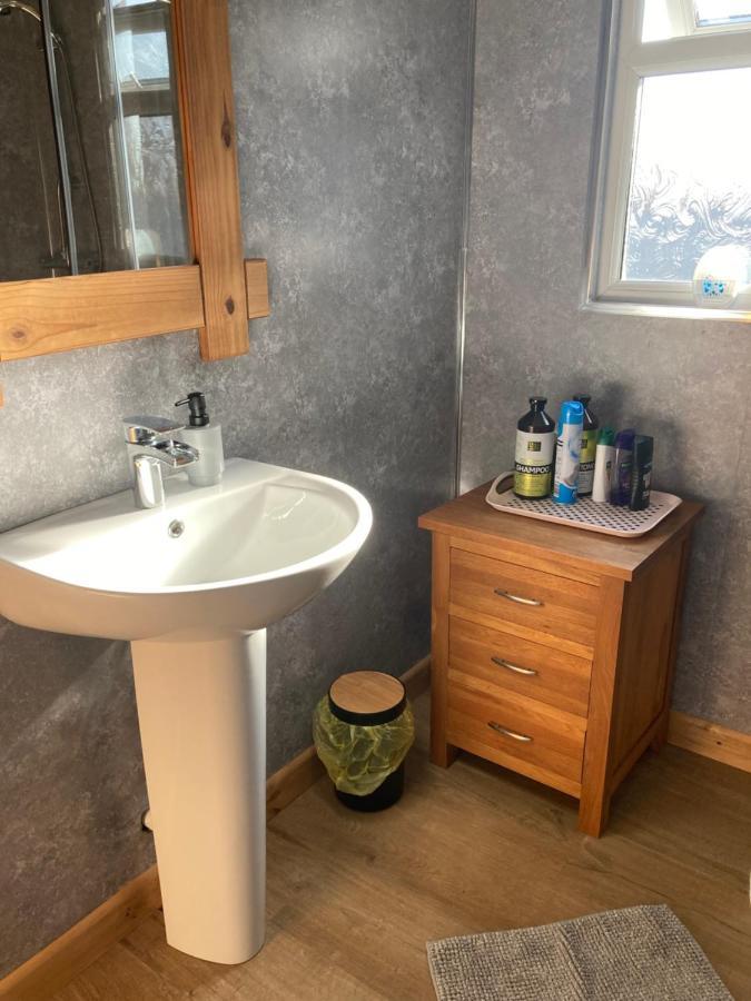 Apartamento Roblins Nest Ammanford Exterior foto